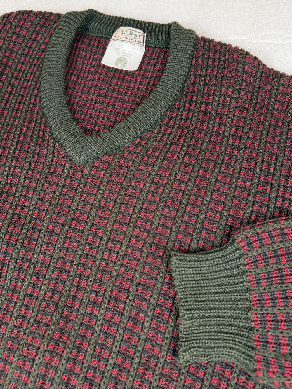 Vntg L.L. Bean Sweater Men’s Medium British Wool Made in England Green Red Note